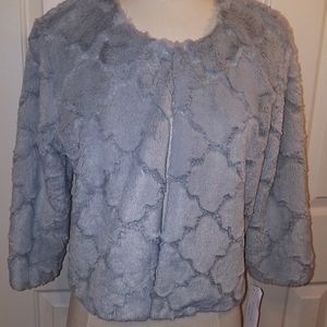 Signature by Robbie Bee, size L, faux fur shrug